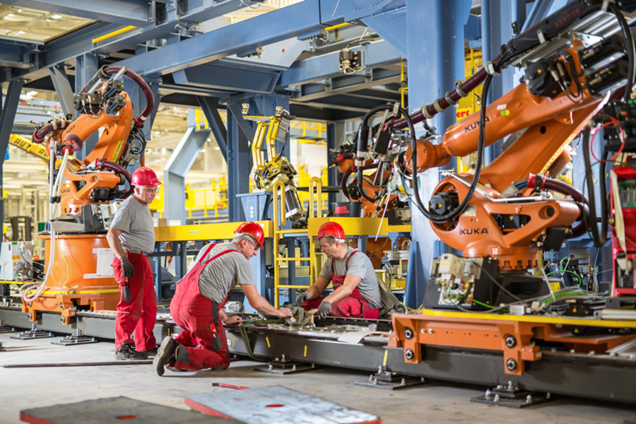 Servizi di smontaggio, trasporto, montaggio, installazione e messa in servizio per l’industria automobilistica con SCHOLPP.