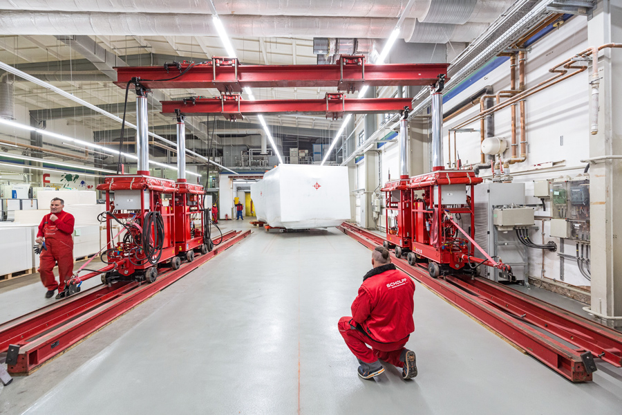 Industria grafica: servizi industriali SCHOLPP per lo smontaggio, il trasporto, il montaggio, l’installazione e la messa in servizio.